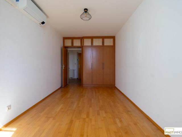 Optimal aufgeteilte 3 Zimmer DG Wohnung inkl. Einbauküche & Balkon in Ruhe & Grünlage