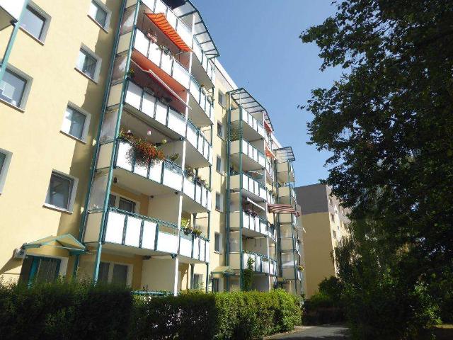 optimal für die junge Familie. 4 Zimmer Wohnung mit Balkon und Einbauküche