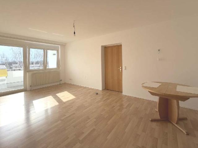 Alles neu für Sie frisch saniert, sofort verfügbar TG Platz inklusive!