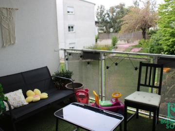 Optimale Jungfamilien Wohnung mit Loggia, Gartennutzung und Garagenplatz!