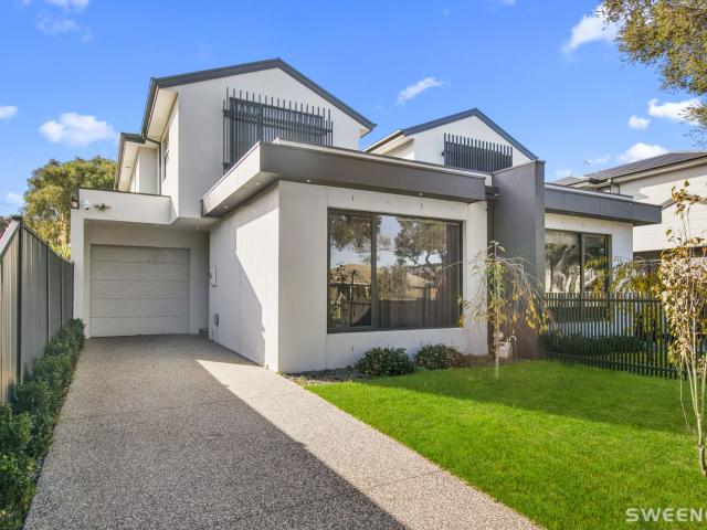 Opulent custom designed large elegant residence in prime location
