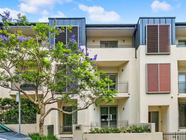 Opulent Contemporary Home Just 130m to Oxford Street Attractions