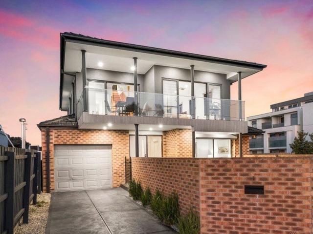 Opulent Seaside Living in the Heart of Edithvale
