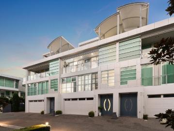 Opulent Waterfront Living in Prestigious Adelphi Waters