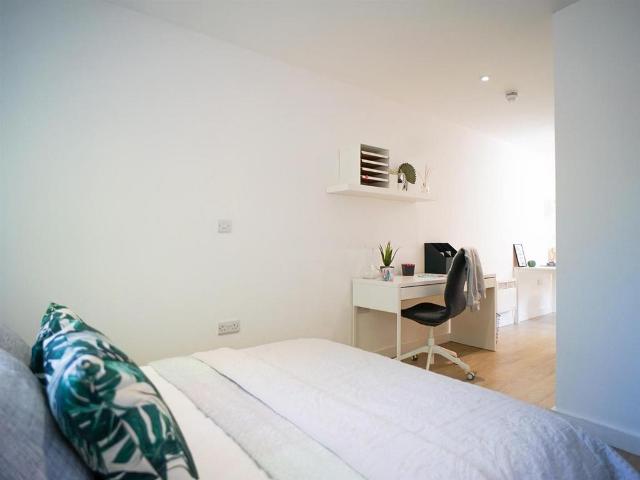 Orme Road, Newcastle Under Lyme ST5 Studio to rent £828 pcm £191 pw