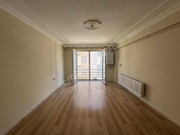Örme Sokak Arkası Kiralık Asansörlü Ara Kat Daire