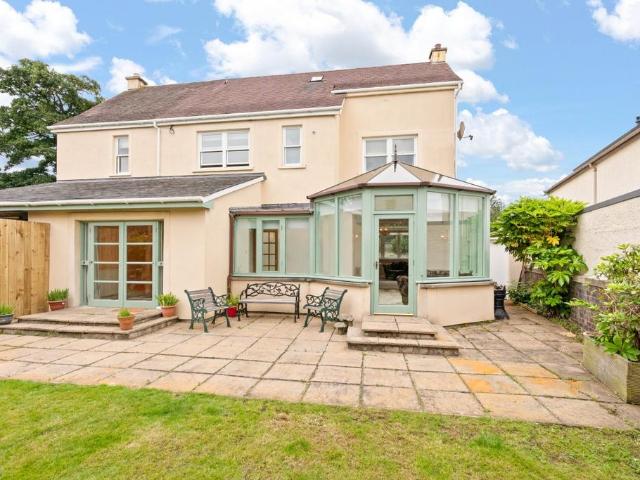 Ormidale Terrace, Edinburgh, EH12 4 bed detached house to rent £3,995 pcm £922 pw