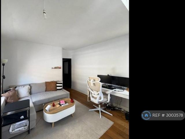 Ormiston Grove, London, W12 1 bed flat to rent £1,800 pcm £415 pw