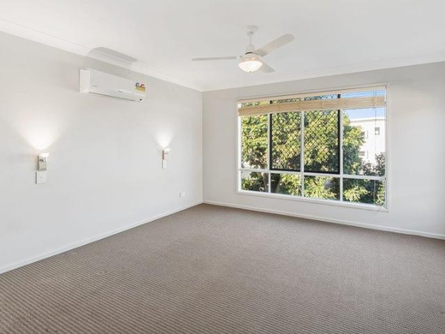Ormiston Great Location
