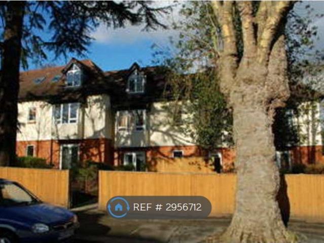 Ormond Avenue, Hampton TW12, 2 bed flat to rent, £1,760 pcm | PrimeLocation