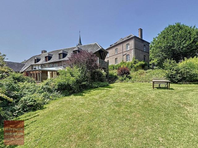 Orne Proche Vimoutiers À Vendre: Propriété de Caractère. 480m² Ticheville