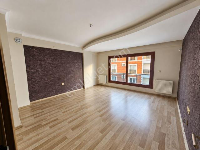 Örnekköy’de Kiralık, Geniş Ve Kullanışlı 3+1 Daire!
