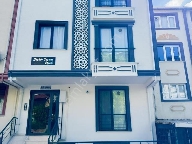 Örnek'te Emaar Avm'ye, Pazarlara, Ana Caddeye Yakın