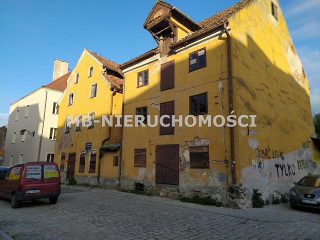 Kamienica w centrum Orneta 1100 m2 do remontu, inwestycja