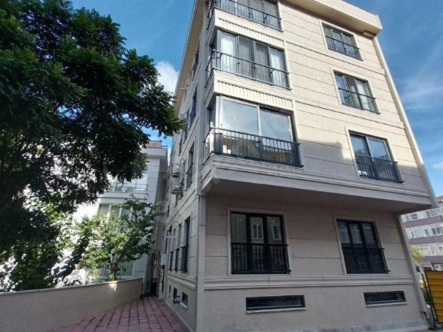 ORAKÖYDE CADDEYE ÇOK YAKIN SIFIR BİNADA YÜKSEK GİRİŞ GENİŞ 1+1,67M2,MÜKEMMEL ARAKAT DAİRE