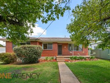 Calare, March, Bathurst Regional - Parking