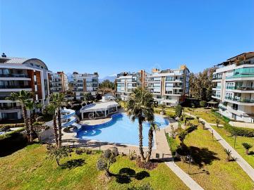 Orange Park'ta Havuzlu Güvenlikli Lüks Eşyalı 1+1 Satılık Daire