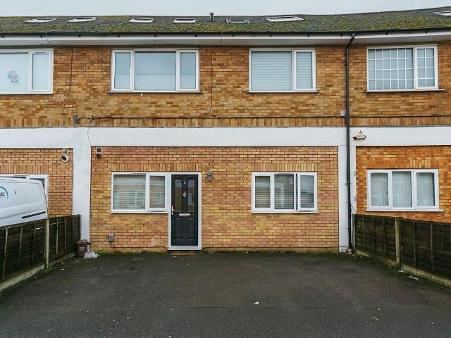 Orbital Crescent WD25, Watford, 1 bed flat to rent, £1,175 pcm | PrimeLocation