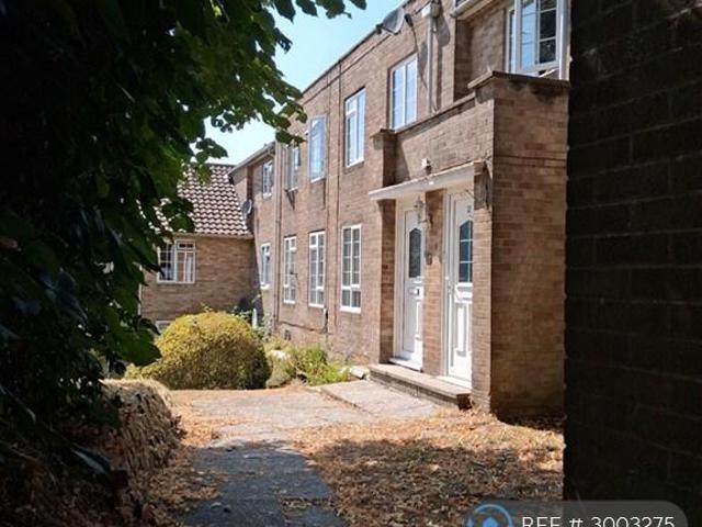 Orchard Mead, Ringwood, BH24 2 bed flat to rent £1,250 pcm £288 pw
