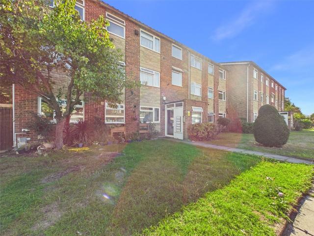 Orchard Court, Isleworth TW7, 2 bed flat to rent, £1,650 pcm | PrimeLocation