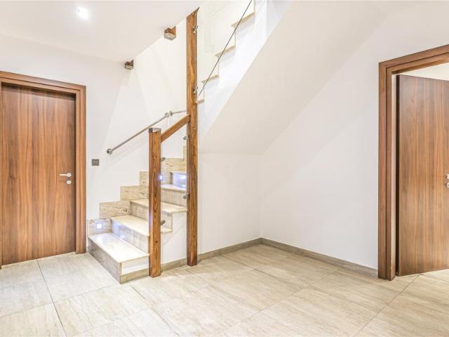 Orchard Drive, Woking 5 bedrooms Property for lettings Seymours