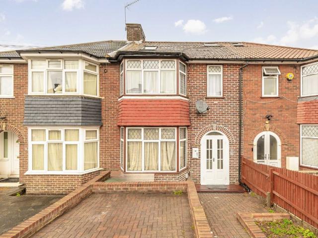 Orchard Gate, Greenford UB6, 4 bed property to rent, £2,700 pcm | PrimeLocation