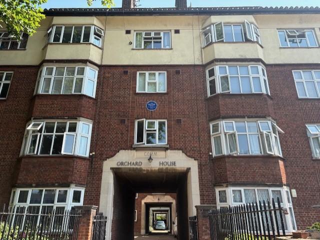 Orchard House, Surrey Quays, London SE16 3 bed flat to rent £3,200 pcm £738 pw