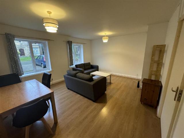 Orchard Lodge, Hyde Park, Leeds, LS6 2EN 3 bed apartment to rent £1,820 pcm £420 pw