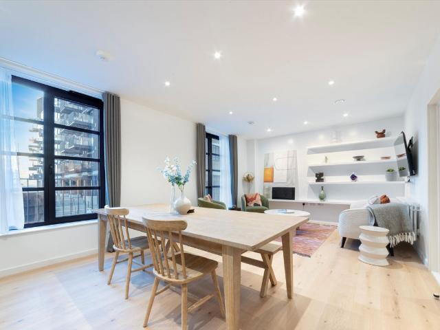 Orchard Place, London E14 3 bed town house to rent, £5,950 pcm | PrimeLocation