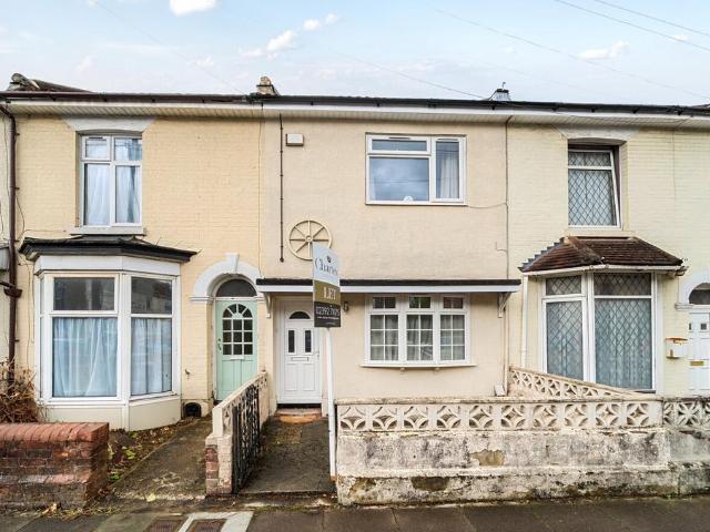 Orchard Road, Hampshire PO4 5 bed house to rent £2,900 pcm £669 pw