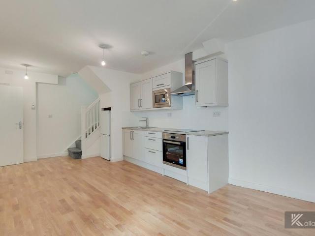 Orchard Road, Hanover House, SE18 1 bed flat to rent £1,400 pcm £323 pw