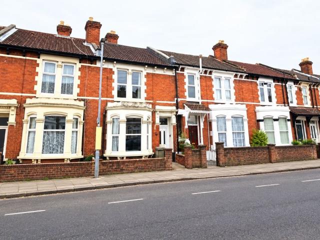 Orchard Road, Southsea, Hampshire PO4, 5 bed shared accommodation to rent, £3,700 pcm | PrimeLocation