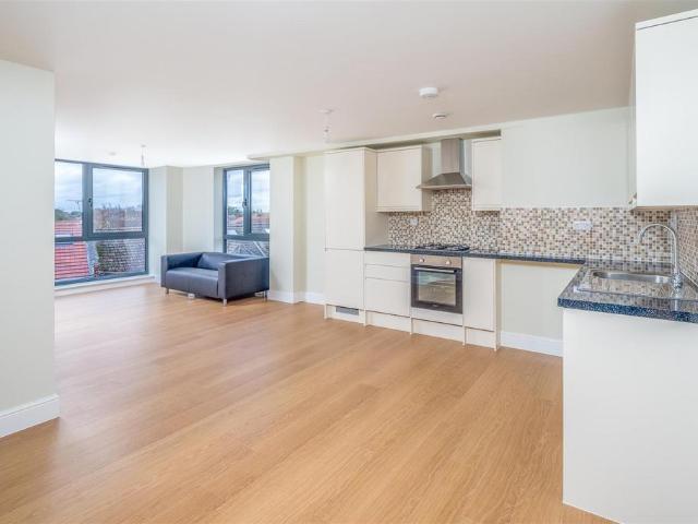 Orchard Road, Twickenham TW8 2 bed apartment to rent £2,000 pcm £462 pw