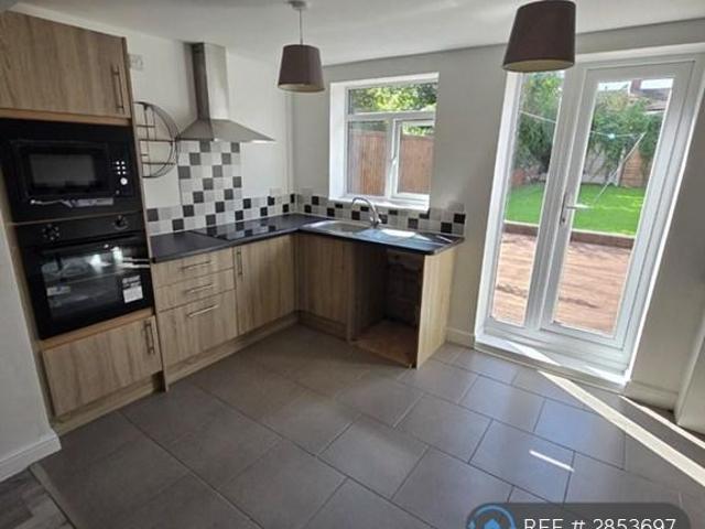 Orchard St, Stafford, ST17 3 bed terraced house to rent £1,095 pcm £253 pw