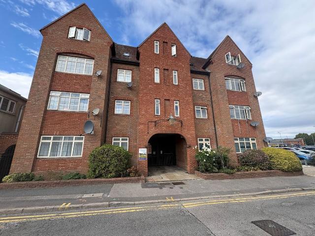 Orchard Street, The Cloisters Orchard Street DA1, 2 bed flat to rent, £1,500 pcm | PrimeLocation