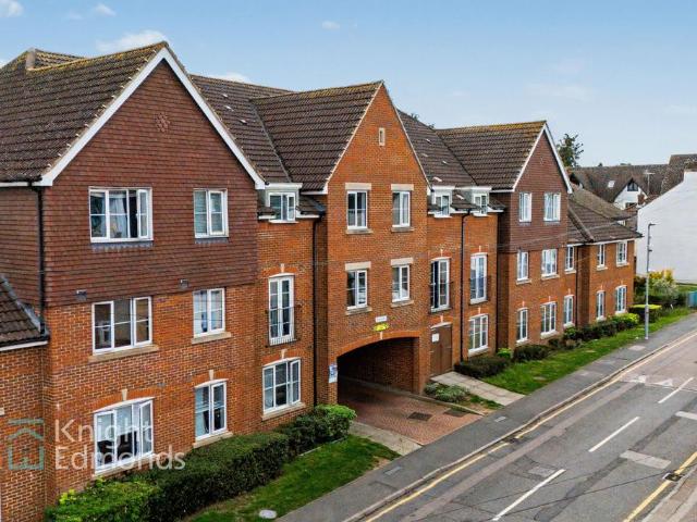 Orchard Street, Atkins Gate Orchard. 2 bed apartment to rent £1,295 pcm £299 pw