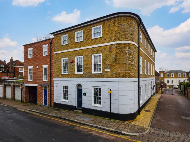 Orchard Street, Canterbury CT2, 1 bed flat to rent, £1,100 pcm | PrimeLocation