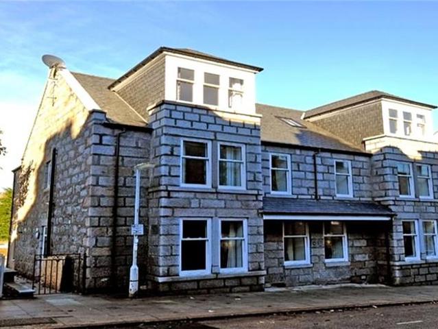 Orchard Street, City Centre. 2 bed flat to rent £975 pcm £225 pw