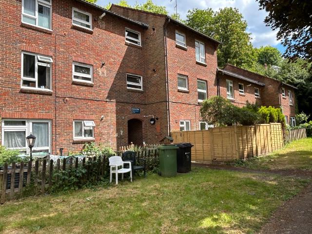 Orchard Way, Dorking RH4, 1 bed flat to rent, £1,250 pcm | PrimeLocation