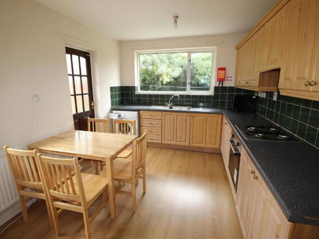 Orchard Waye, Uxbridge UB8, 5 bed shared accommodation to rent, £2,915 pcm | PrimeLocation
