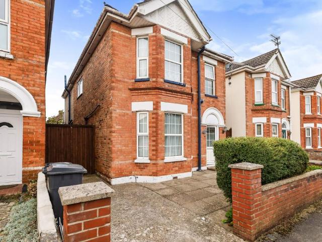 Orcheston Road, Bournemouth BH8 4 bed property to rent £2,400 pcm £554 pw