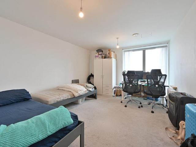 Orchid Court, WD17, Watford, WD17 2 bed flat to rent £1,850 pcm £427 pw