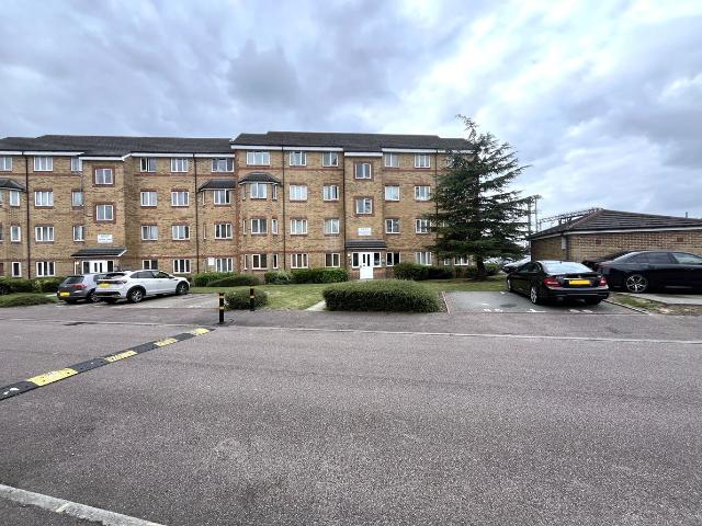Orchid Close, Luton LU3, 2 bed flat to rent, £1,300 pcm | PrimeLocation