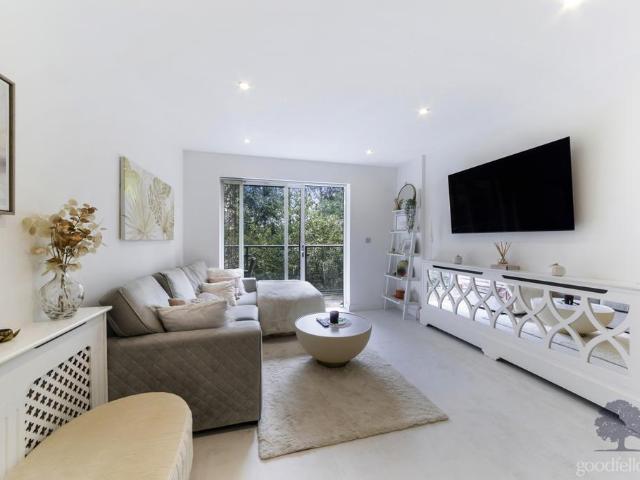 Orchid Lodge, Mitcham CR4 2 bed apartment to rent £1,900 pcm £438 pw