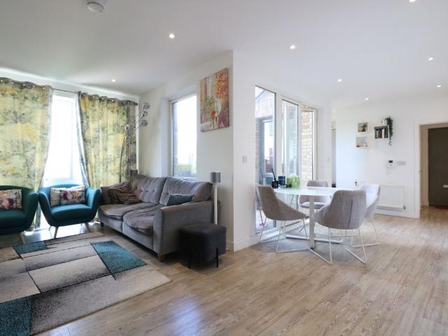Orchid Mews, Harlesden, London NW10, 3 bed maisonette to rent, £2,800 pcm | PrimeLocation