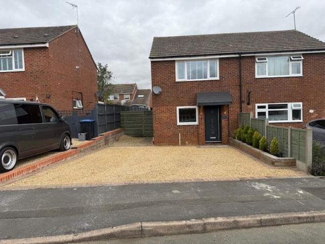 Orchid Way, Ipswich IP6 3 bed semi detached house to rent £1,300 pcm £300 pw