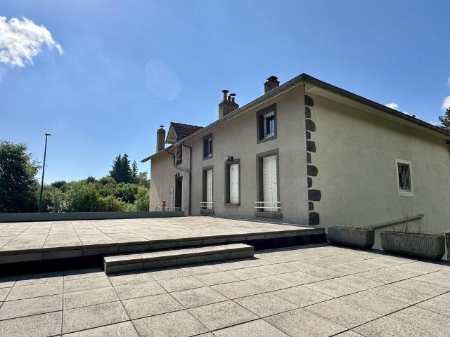 ORCINES, grande maison familale de 180 m2