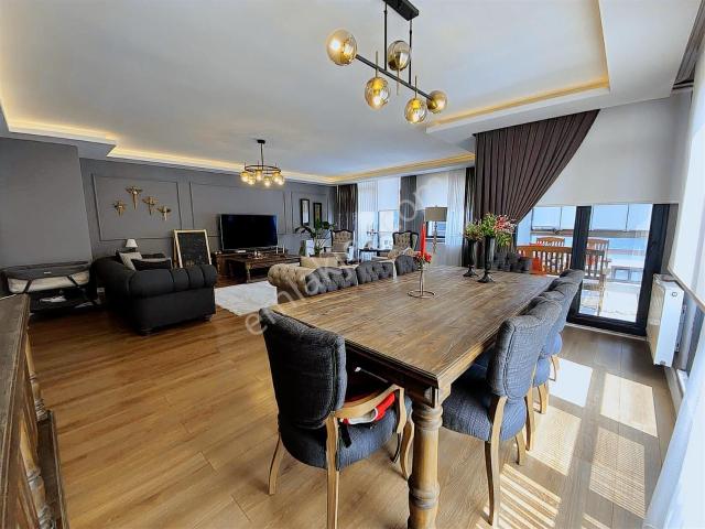 Ordu Cumhuriyet Deniz Tarafı Otoparklı 4+1 Dubleks Satılık Daire