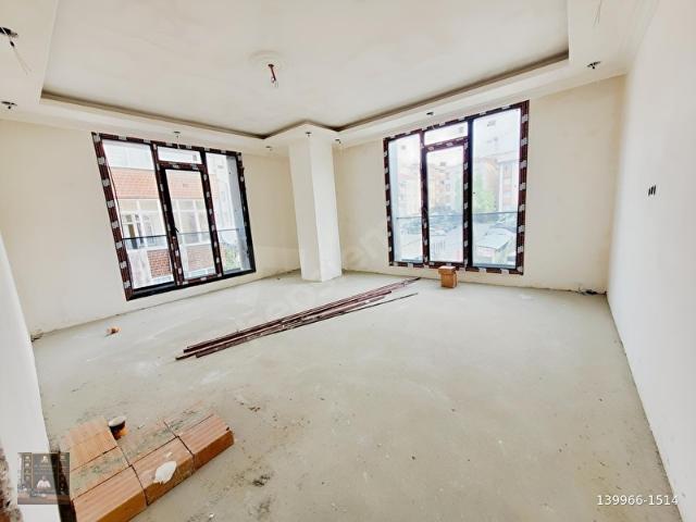 ORDU CADDE ÜZERİNDE SIFIR 2+1 KÖŞEBAŞI LÜX 100M ARA KAT DAİRE