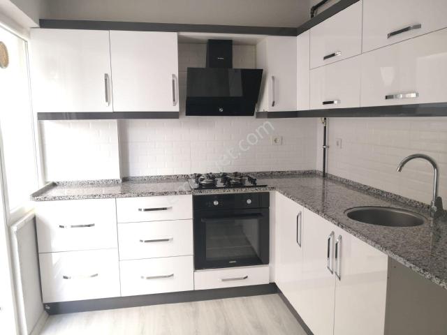 Yeni İşçilikli Ara Kat Doğalgazlı Kiralık Daire